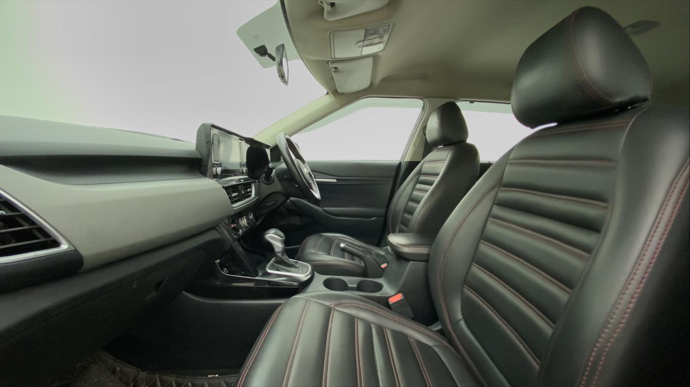 2020 KIA SELTOS HTK PLUS AT 1.5 DIESEL, Diesel, Automatic, 83,460 km, Right Side Front Door Cabin