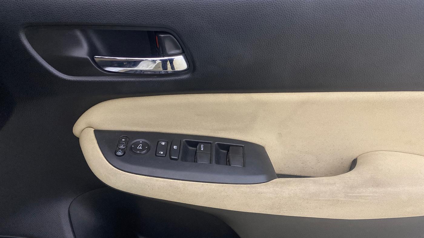 2020 Honda City 1.5L I-VTE V CVT, Petrol, Automatic, 40,390 km, Driver Side Door Panels Control