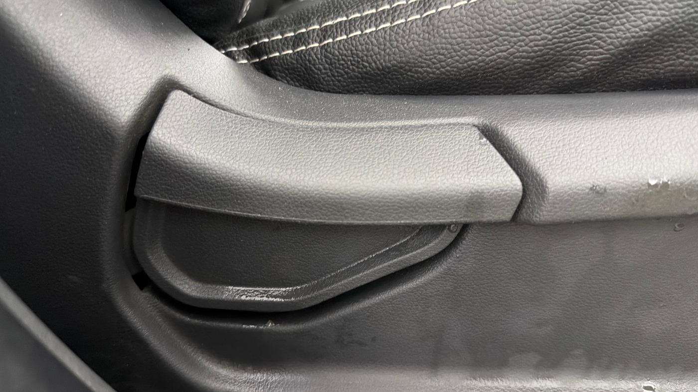 2023 Hyundai GRAND I10 NIOS ERA 1.2 KAPPA VTVT, Petrol, Manual, 23,822 km, Driver Side Adjustment Panel