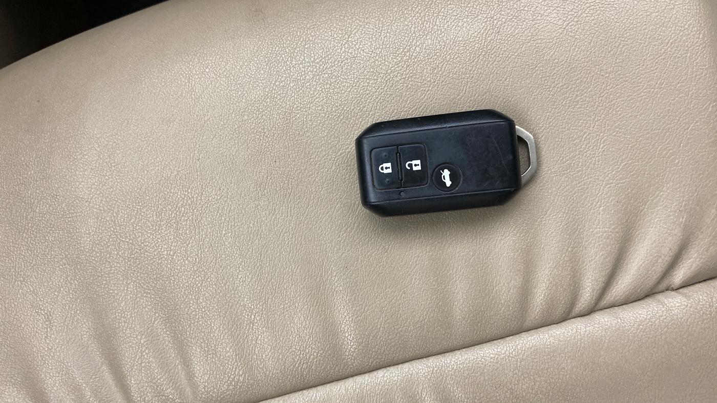 2017 Maruti Dzire ZXI PLUS, Petrol, Manual, 91,143 km, Key Close Up