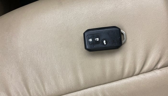 2017 Maruti Dzire ZXI PLUS, Petrol, Manual, 91,143 km, Key Close Up