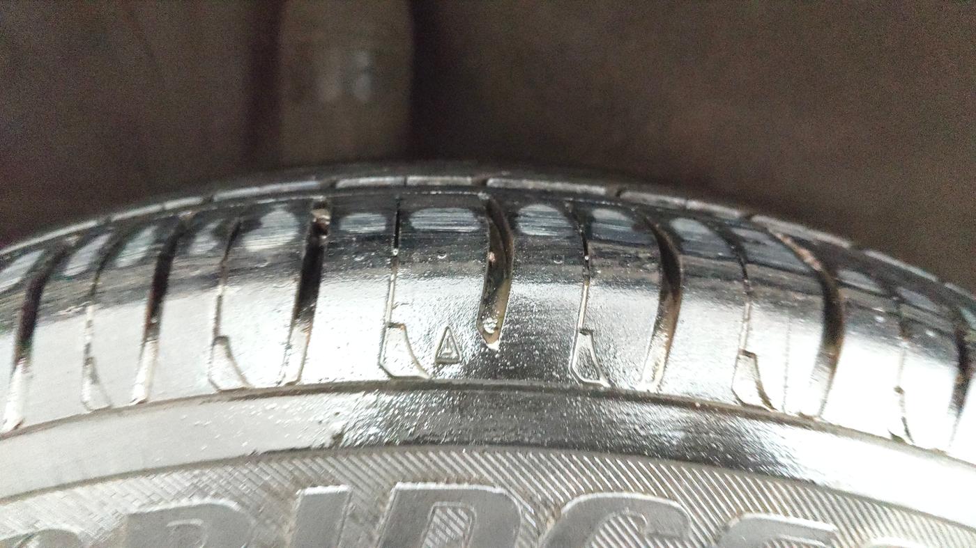 2016 Honda City 1.5L I-VTEC SV, Petrol, Manual, 1,09,987 km, Right Rear Tyre Tread