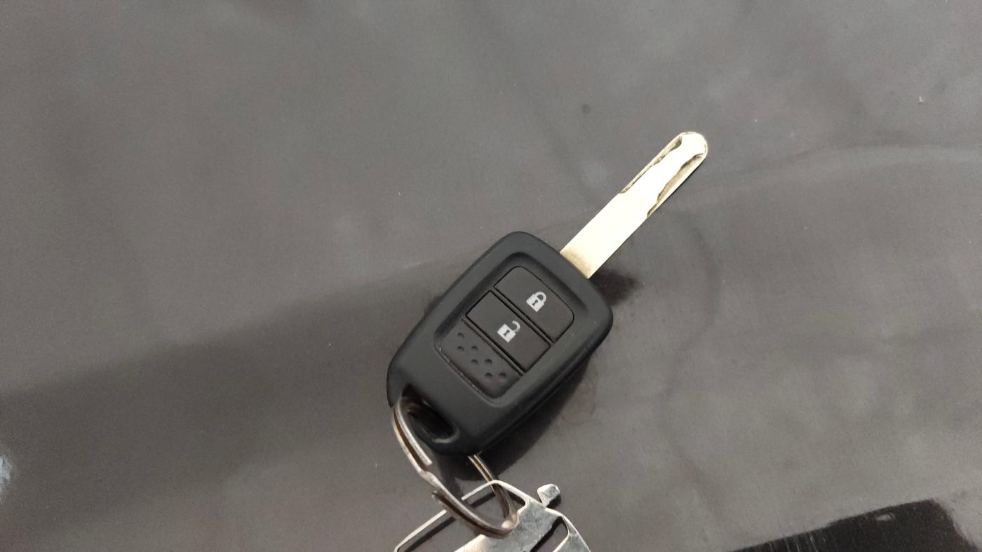 2016 Honda City 1.5L I-VTEC SV, Petrol, Manual, 1,09,987 km, Key Close Up