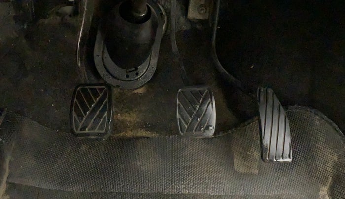 2013 Maruti Wagon R Stingray VXI, CNG, Manual, 1,16,914 km, Pedals