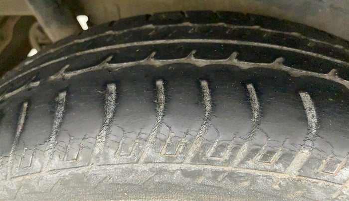 2013 Maruti Wagon R Stingray VXI, CNG, Manual, 1,16,914 km, Right Rear Tyre Tread