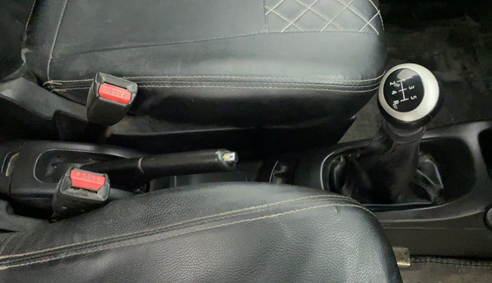 2013 Maruti Wagon R Stingray VXI, CNG, Manual, 1,16,914 km, Gear Lever
