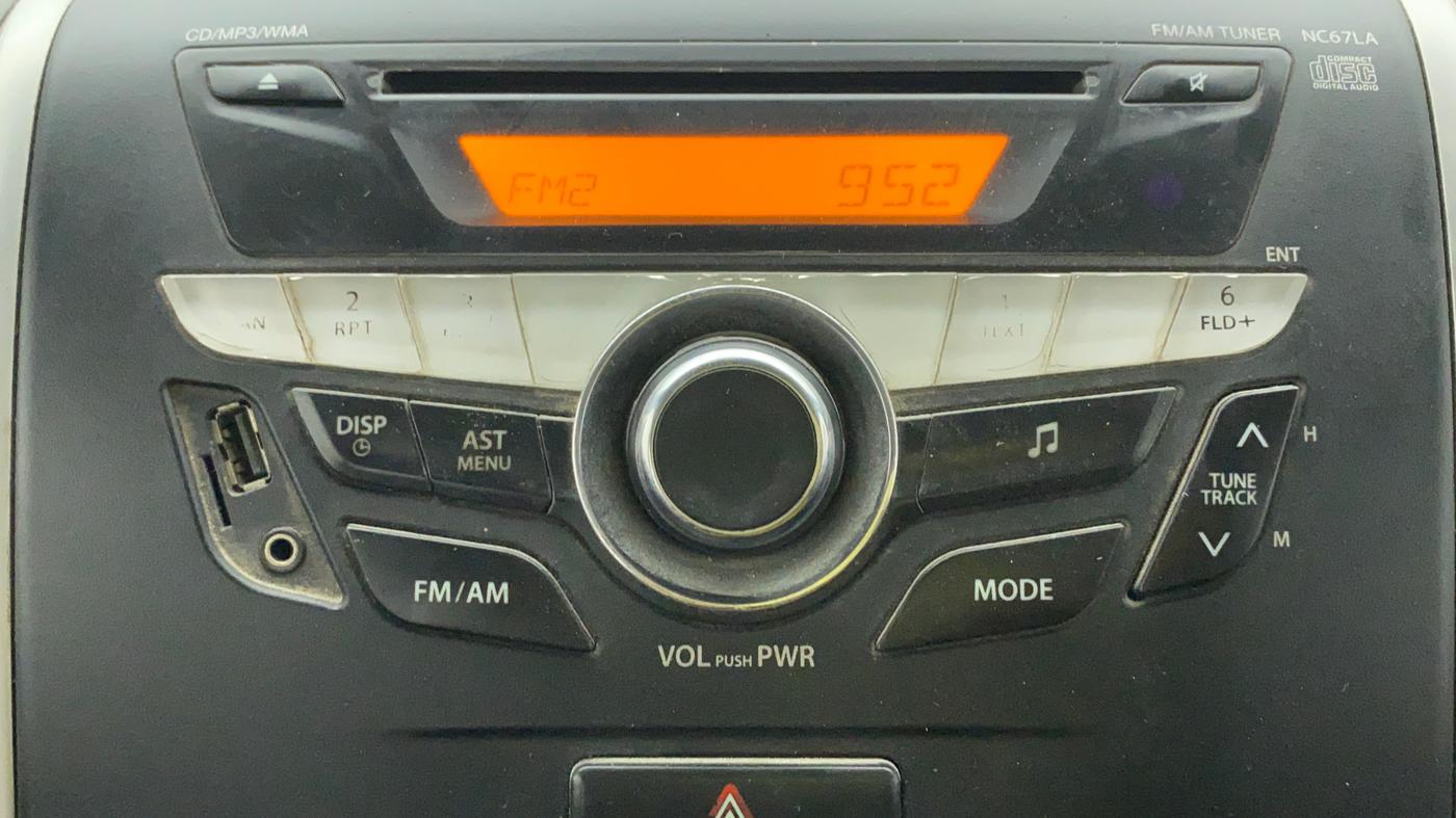 2013 Maruti Wagon R Stingray VXI, CNG, Manual, 1,16,914 km, Infotainment System