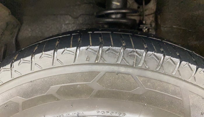 2016 Maruti Alto 800 LXI, Petrol, Manual, 1,16,703 km, Left Front Tyre Tread