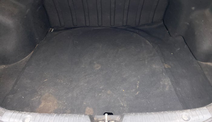 2011 Hyundai Verna FLUIDIC 1.6 VTVT SX AT, Petrol, Automatic, 71,447 km, Boot Inside