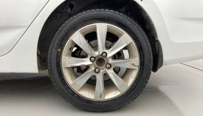 2011 Hyundai Verna FLUIDIC 1.6 VTVT SX AT, Petrol, Automatic, 71,447 km, Left Rear Wheel