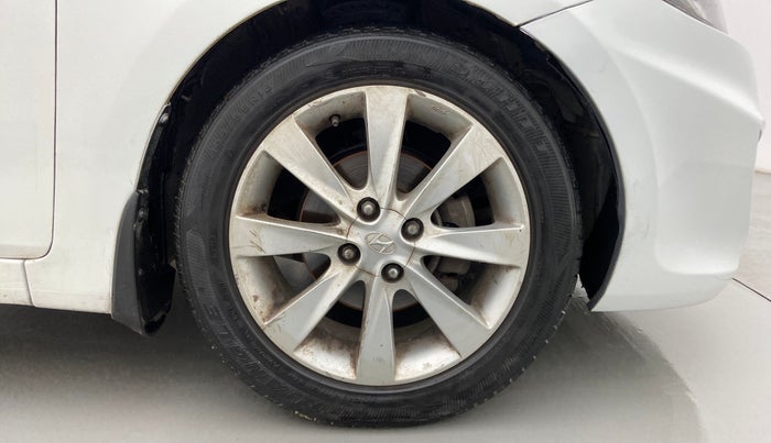 2011 Hyundai Verna FLUIDIC 1.6 VTVT SX AT, Petrol, Automatic, 71,447 km, Right Front Wheel