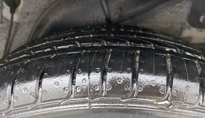 2011 Hyundai Verna FLUIDIC 1.6 VTVT SX AT, Petrol, Automatic, 71,447 km, Left Rear Tyre Tread