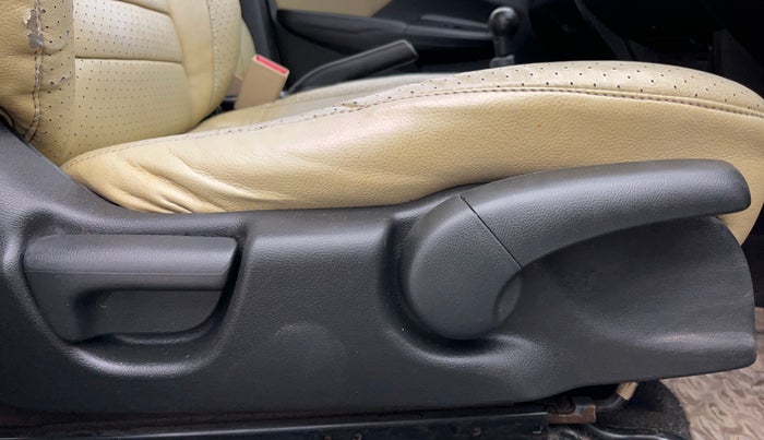 2016 Honda Jazz 1.2L I-VTEC S, Petrol, Manual, 51,321 km, Driver Side Adjustment Panel