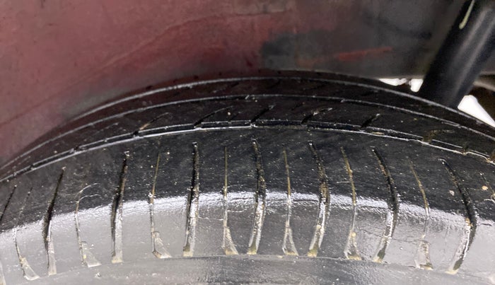 2010 Maruti Wagon R 1.0 VXI, Petrol, Manual, 67,110 km, Left Rear Tyre Tread