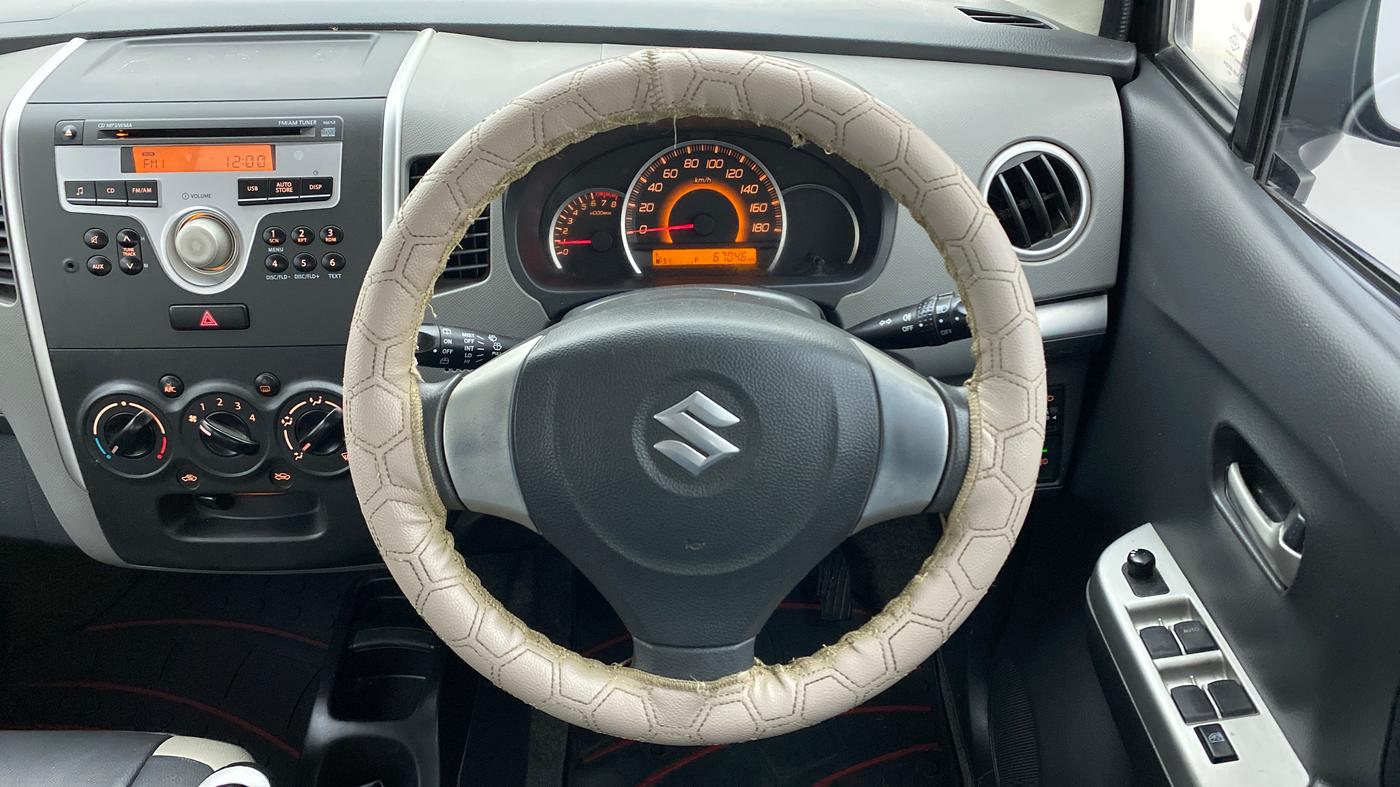 2010 Maruti Wagon R 1.0 VXI, Petrol, Manual, 67,110 km, Steering Wheel Close Up