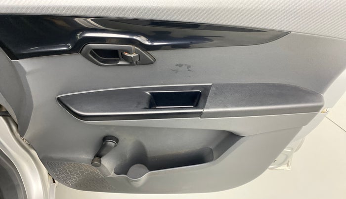 2018 Mahindra KUV 100 NXT K2+6 STR, Petrol, Manual, 68,978 km, Driver Side Door Panels Control