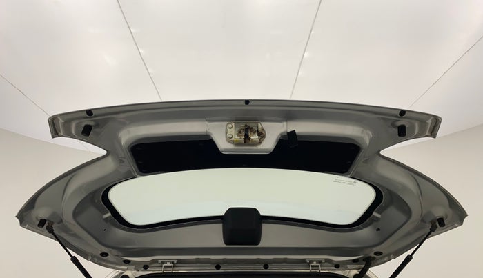 2018 Mahindra KUV 100 NXT K2+6 STR, Petrol, Manual, 68,978 km, Boot Door Open