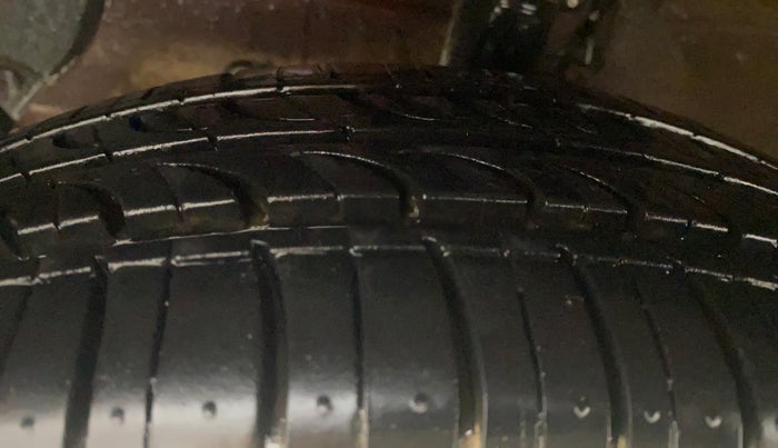 2015 Hyundai Grand i10 ASTA (O) 1.2 KAPPA VTVT, Petrol, Manual, 37,124 km, Left Front Tyre Tread