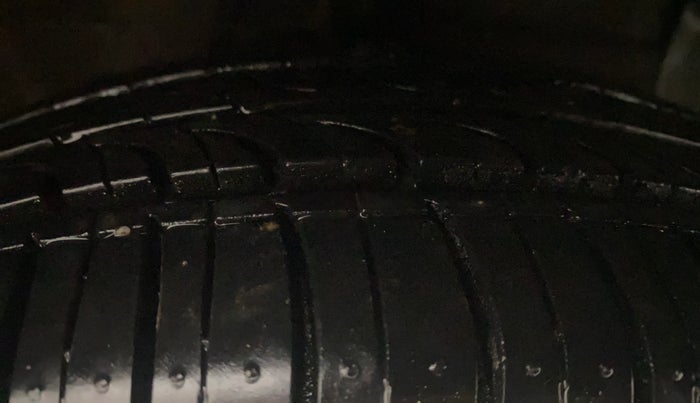 2015 Hyundai Grand i10 ASTA (O) 1.2 KAPPA VTVT, Petrol, Manual, 37,124 km, Right Front Tyre Tread