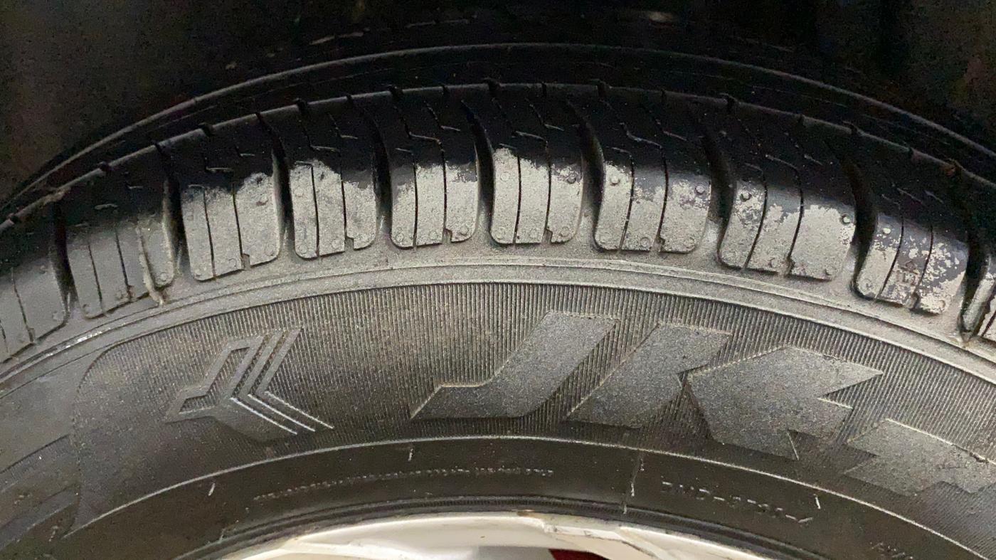 2014 Maruti Swift VXI, Petrol, Manual, 41,971 km, Left Rear Tyre Tread