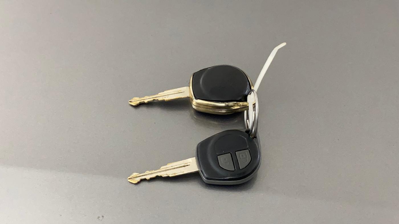 2014 Maruti Swift VXI, Petrol, Manual, 41,971 km, Key Close Up