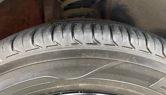 2017 Maruti IGNIS ZETA 1.2 AMT DUAL TONE, Petrol, Automatic, 77,262 km, Right Front Tyre Tread