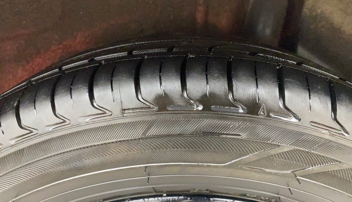 2017 Maruti IGNIS ZETA 1.2 AMT DUAL TONE, Petrol, Automatic, 77,262 km, Left Rear Tyre Tread