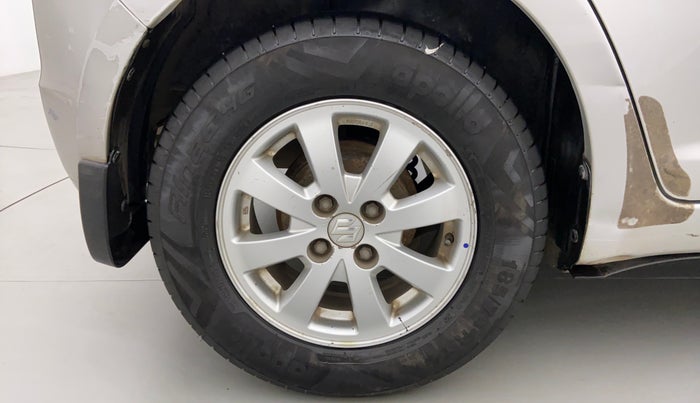 2010 Maruti Swift ZXI, Petrol, Manual, 91,454 km, Right Rear Wheel