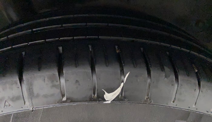 2010 Maruti Swift ZXI, Petrol, Manual, 91,454 km, Left Front Tyre Tread