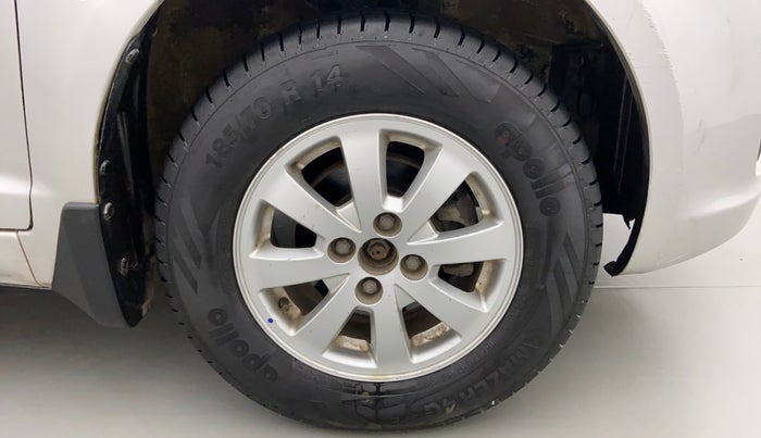 2010 Maruti Swift ZXI, Petrol, Manual, 91,454 km, Right Front Wheel
