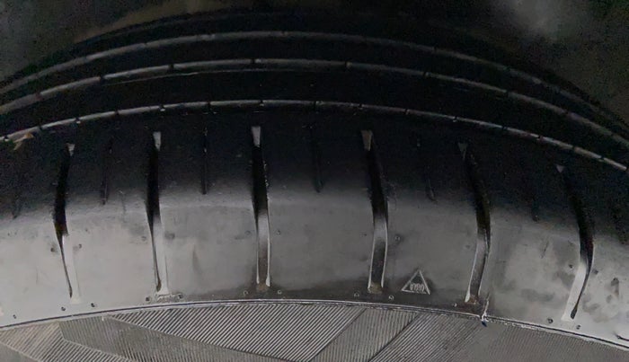 2010 Maruti Swift ZXI, Petrol, Manual, 91,454 km, Right Front Tyre Tread