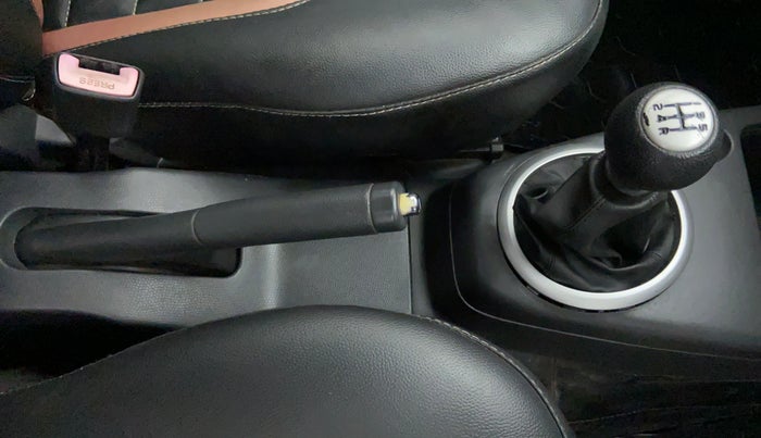 2010 Maruti Swift ZXI, Petrol, Manual, 91,454 km, Gear Lever