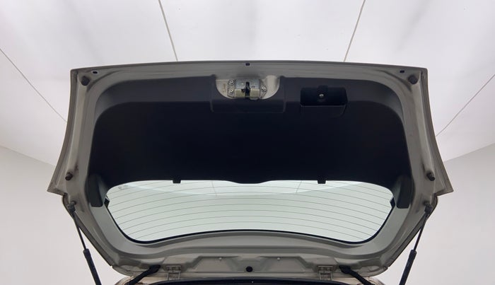 2010 Maruti Swift ZXI, Petrol, Manual, 91,454 km, Boot Door Open