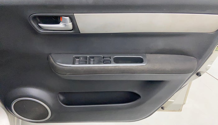 2010 Maruti Swift ZXI, Petrol, Manual, 91,454 km, Driver Side Door Panels Control