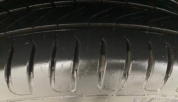 2016 Ford Ecosport TITANIUM+ 1.5L DIESEL, Diesel, Manual, 79,707 km, Right Rear Tyre Tread