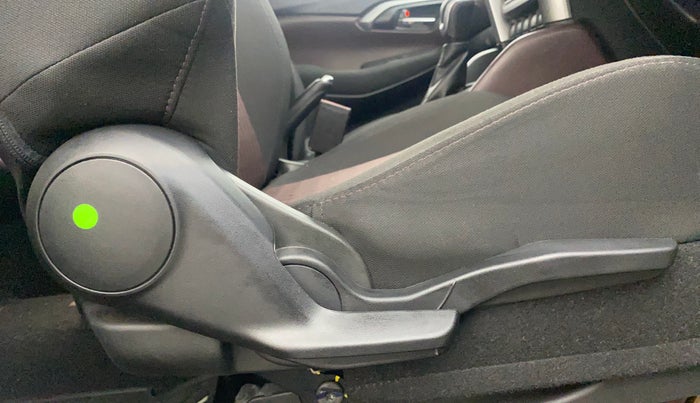 2023 Maruti Grand Vitara DELTA SMART HYBRID AT, Petrol, Automatic, 27,347 km, Driver Side Adjustment Panel