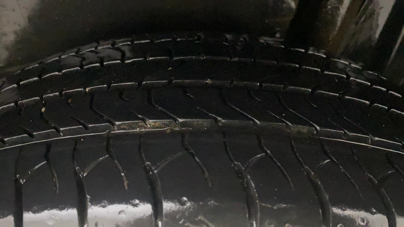 2023 Maruti Grand Vitara DELTA SMART HYBRID AT, Petrol, Automatic, 27,347 km, Left Rear Tyre Tread