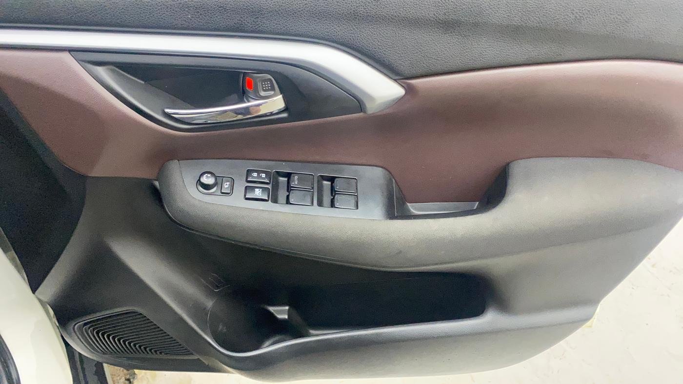 2023 Maruti Grand Vitara DELTA SMART HYBRID AT, Petrol, Automatic, 27,347 km, Driver Side Door Panels Control