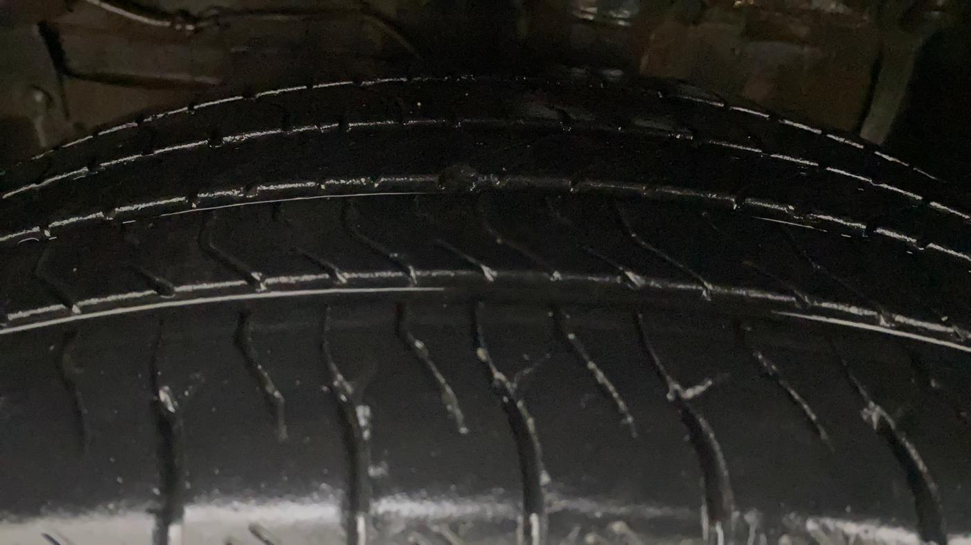 2023 Maruti Grand Vitara DELTA SMART HYBRID AT, Petrol, Automatic, 27,347 km, Left Front Tyre Tread