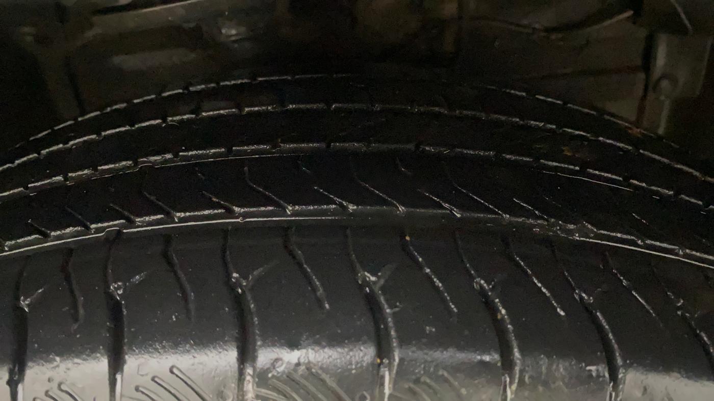 2023 Maruti Grand Vitara DELTA SMART HYBRID AT, Petrol, Automatic, 27,347 km, Right Front Tyre Tread