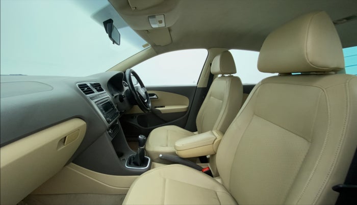 2015 Volkswagen Vento HIGHLINE DIESEL 1.5, Diesel, Manual, 81,113 km, Right Side Front Door Cabin