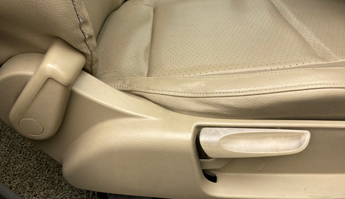 2015 Volkswagen Vento HIGHLINE DIESEL 1.5, Diesel, Manual, 81,113 km, Driver Side Adjustment Panel