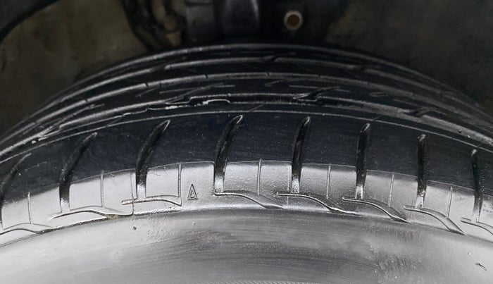 2015 Volkswagen Vento HIGHLINE DIESEL 1.5, Diesel, Manual, 81,113 km, Right Front Tyre Tread