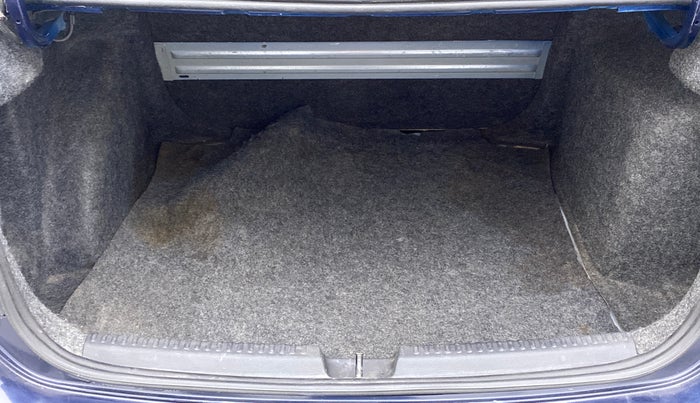 2015 Volkswagen Vento HIGHLINE DIESEL 1.5, Diesel, Manual, 81,113 km, Boot Inside