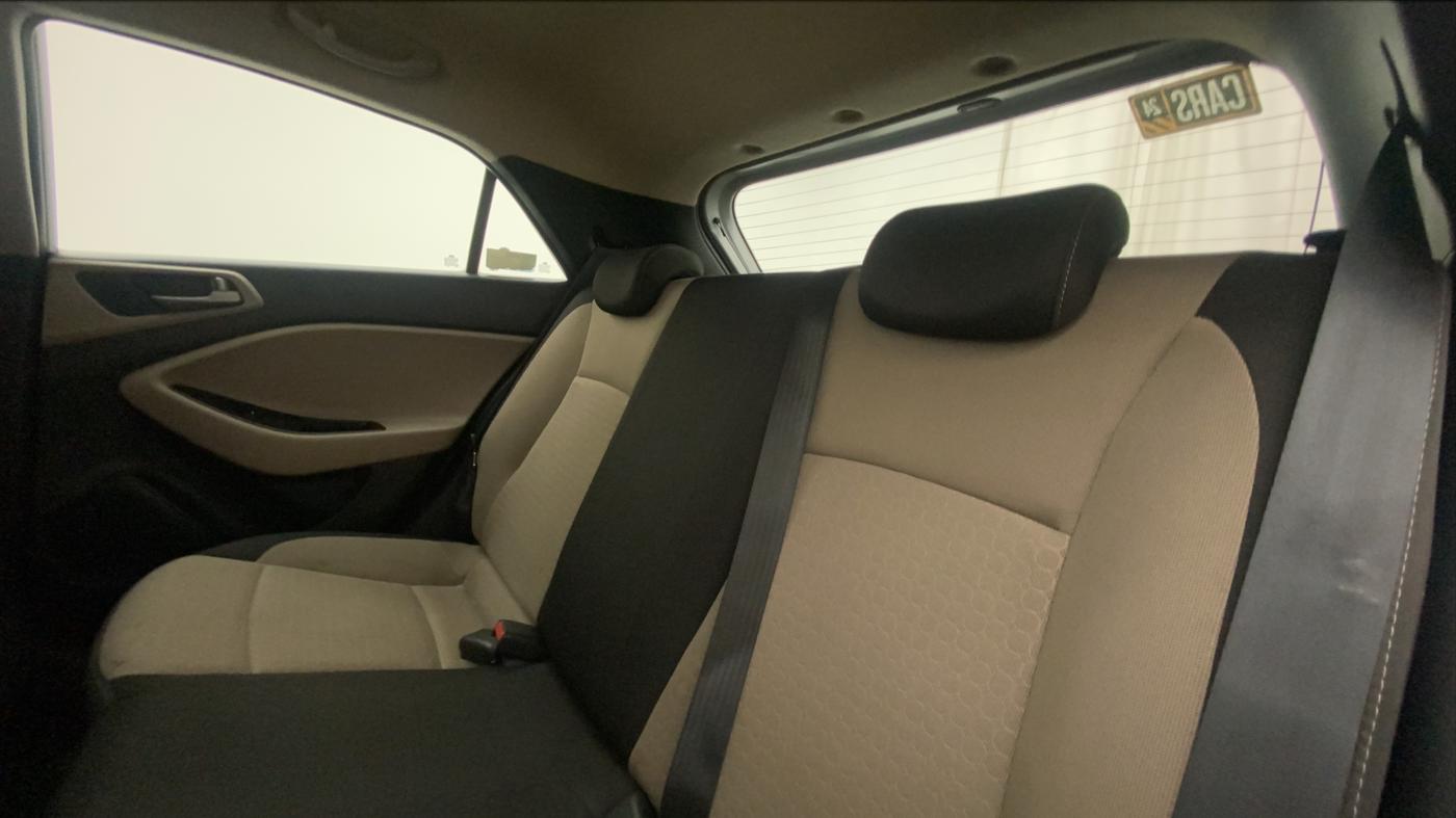 2016 Hyundai Elite i20 ASTA 1.2, Petrol, Manual, 42,597 km, Right Side Rear Door Cabin