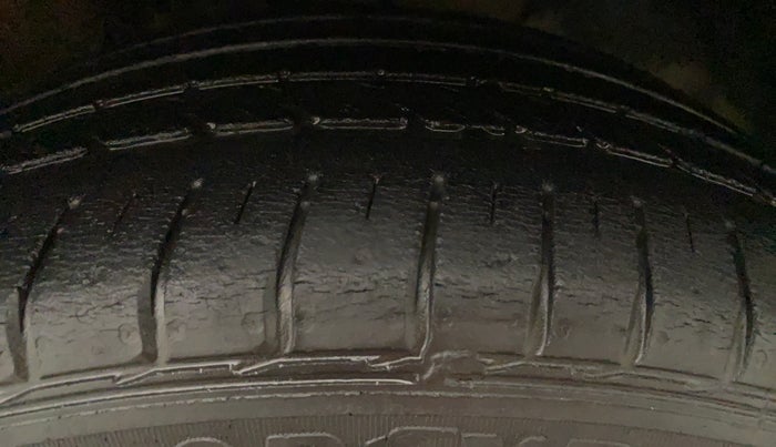 2016 Hyundai Elite i20 ASTA 1.2, Petrol, Manual, 42,597 km, Left Front Tyre Tread