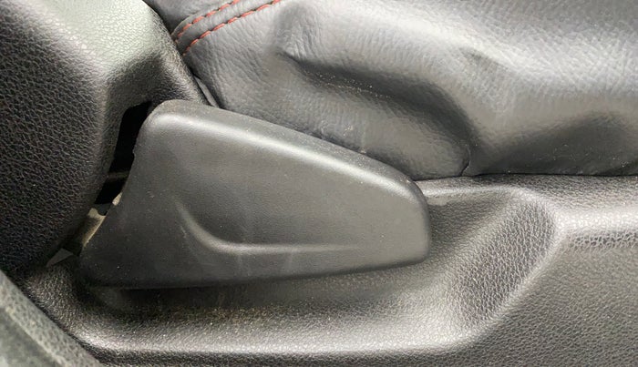 2021 Renault Kwid RXT 1.0 AMT (O), Petrol, Automatic, 65,428 km, Driver Side Adjustment Panel