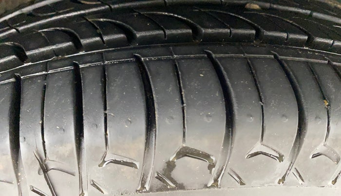 2021 Renault Kwid RXT 1.0 AMT (O), Petrol, Automatic, 65,428 km, Right Front Tyre Tread