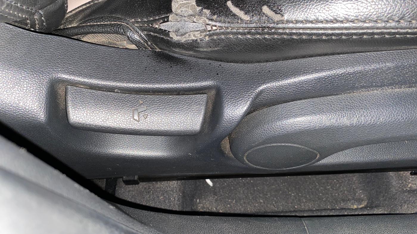 2018 Hyundai Elite i20 ASTA 1.2, Petrol, Manual, 69,869 km, Driver Side Adjustment Panel
