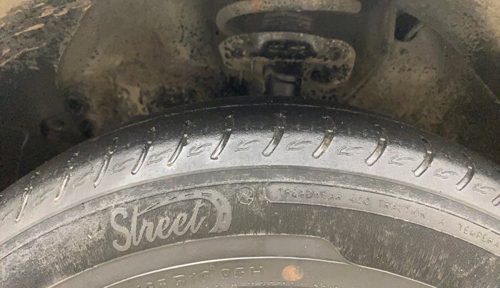 2023 KIA SELTOS HTE 1.5 DIESEL, Diesel, Manual, 1,21,707 km, Left Front Tyre Tread